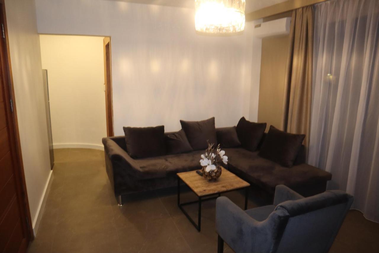 Empire Apartments Su 2 Marthastraat Paramaribo Eksteriør billede
